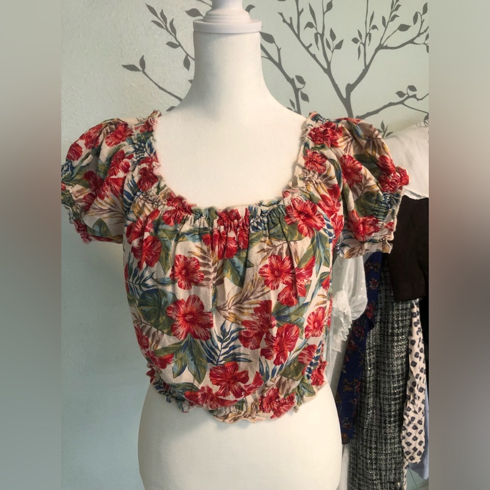 American Eagle crop top